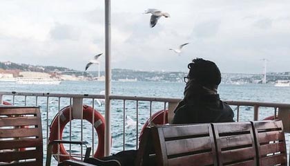 爱游戏体育（AYX）官方APP下载-广东男篮大胜北京队，再次领跑积分榜，广东男篮和北京男篮视频