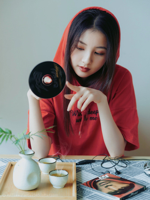 朱婷主动担任训练志愿协助教练带队，朱婷训练营
