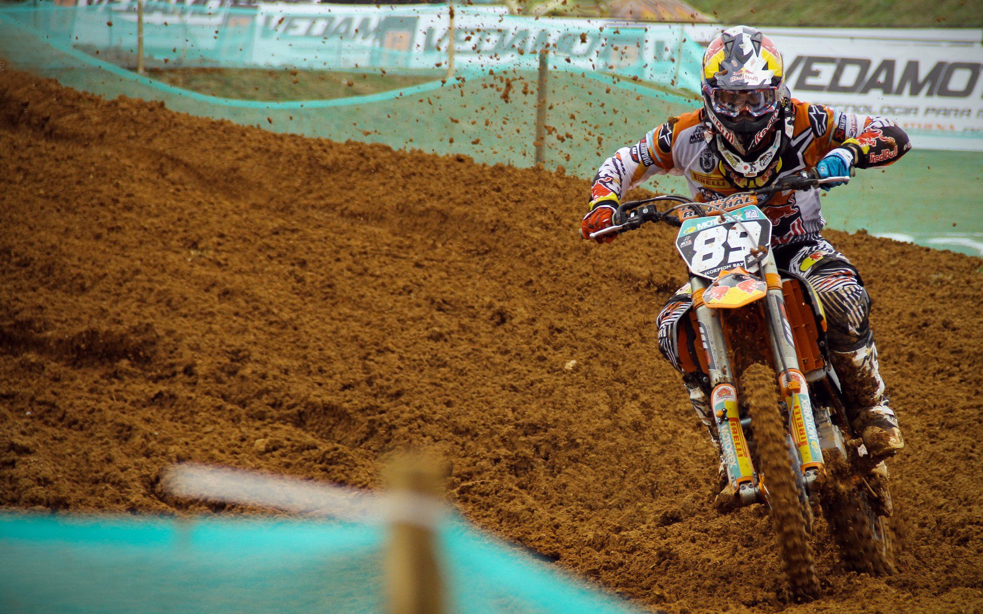 逆境中的奇迹：那些不被看好的队伍如何冲击季后赛？